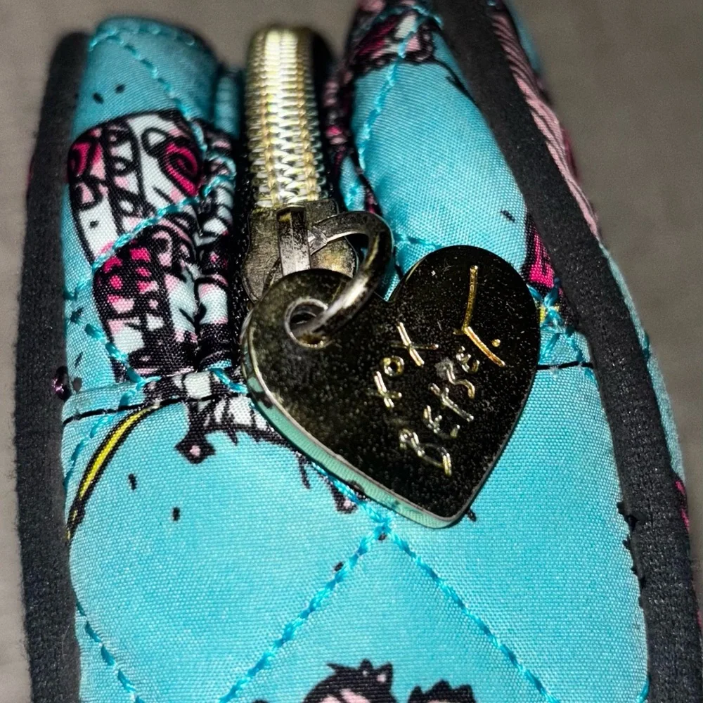 Betsey Johnson Teal Quilted Cosmetic Bag Y2K Girly Heart Zipper Makeup Pouch